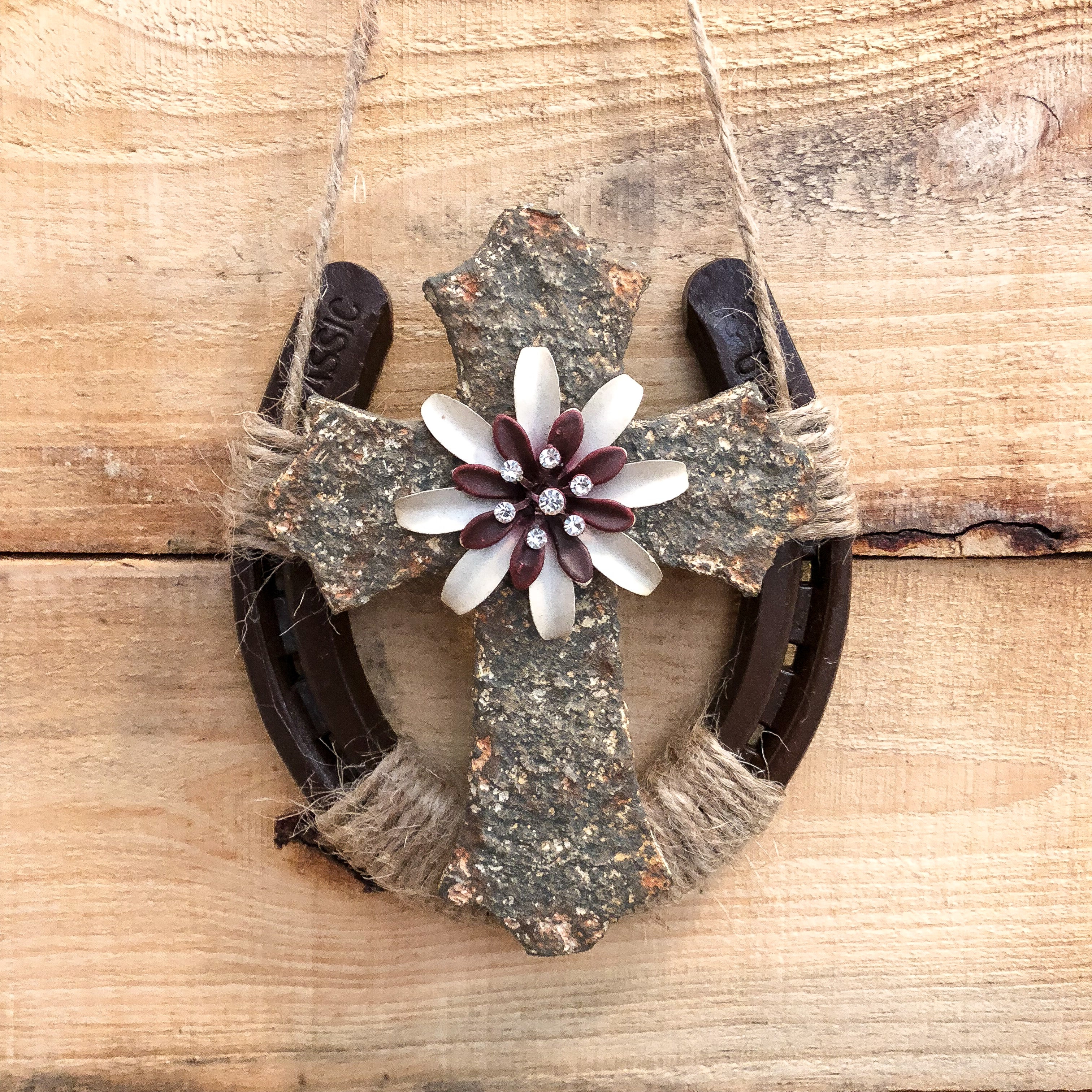 Horseshoe Wall Decor with Cross/Flower - Back Home Country Acres