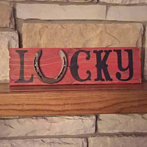 Lucky Horseshoe Pallet Sign - Red